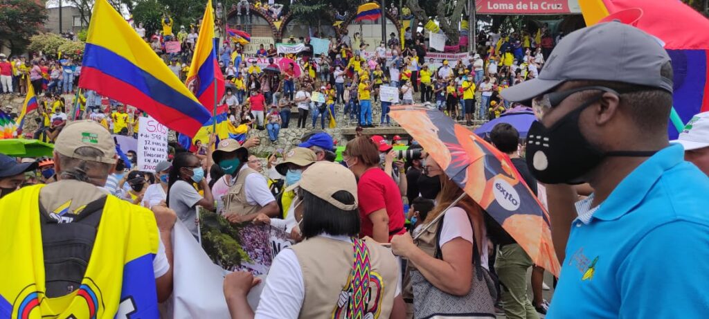 Manifestantes expresan pacificamente su reclamo social Creditos Edgar Buitrago Maria Pia