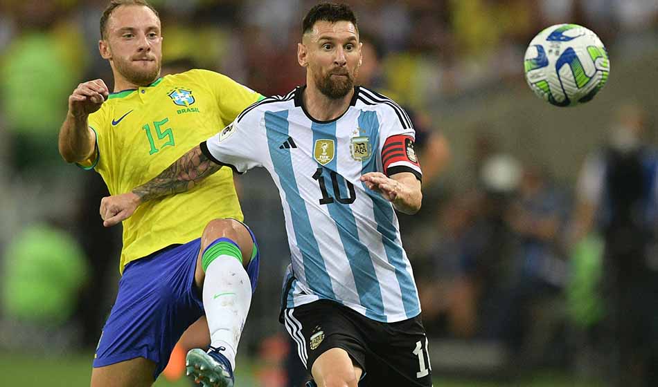 DESTACADA Messi en Argentina Brasil credito AFP