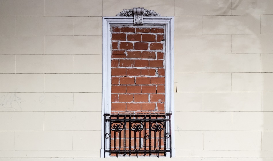 Explora y disfruta de algunos de los más destacados espectáculos gratuitos en diversos espacios culturales de la ciudad, como la exposición fotográfica "Casa" en el Espacio NUM. Crédito: @inquilinosagrupados