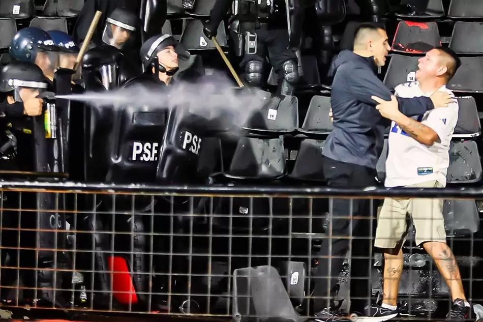 2 Juan Roman Riquelme fue el gran protagonista en la noche de Rosario Nico Cardelo UNAR Photo