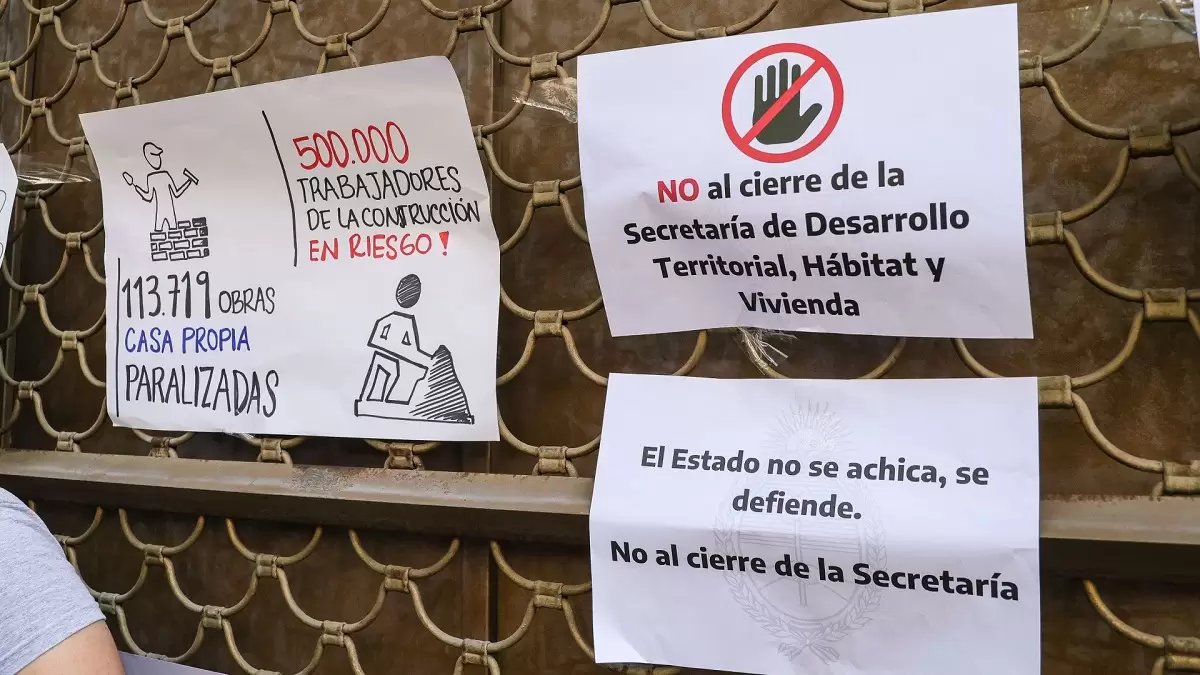 no al cierre de la Secretaria de Habitat Vivienda e Infraestructura